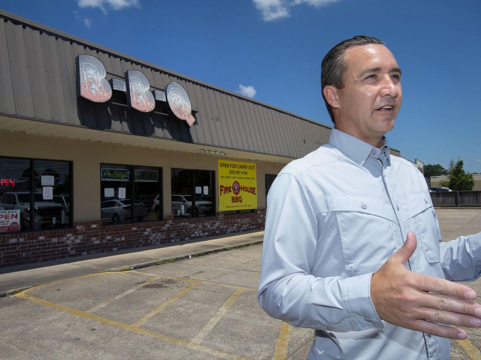 Tony Spell buys lunch at Denham Springs restaurant that lost permit, calls crackdown 'tyrannical'